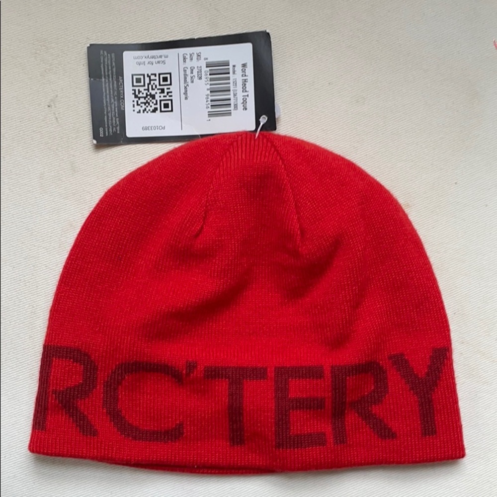 New- Arc’teryx word head torque red